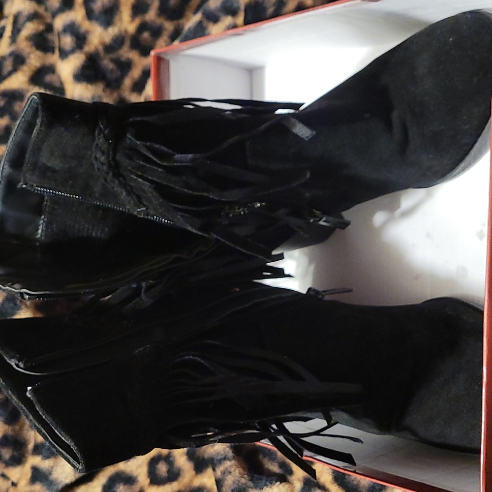 Womans Black faux suede tassle booties